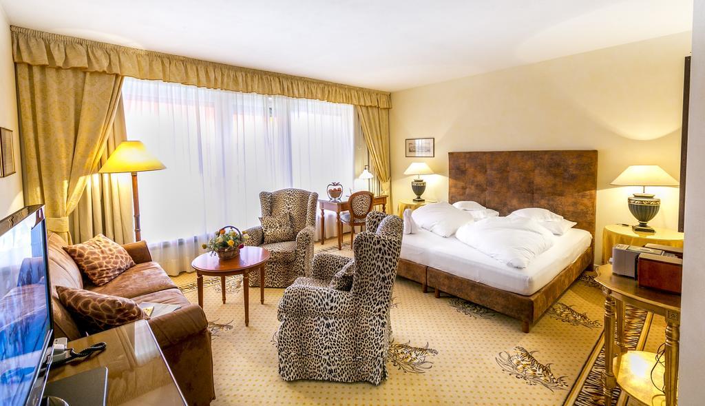 Dominik Alpine City Wellness Hotel - Adults Only بريسّانوني المظهر الخارجي الصورة